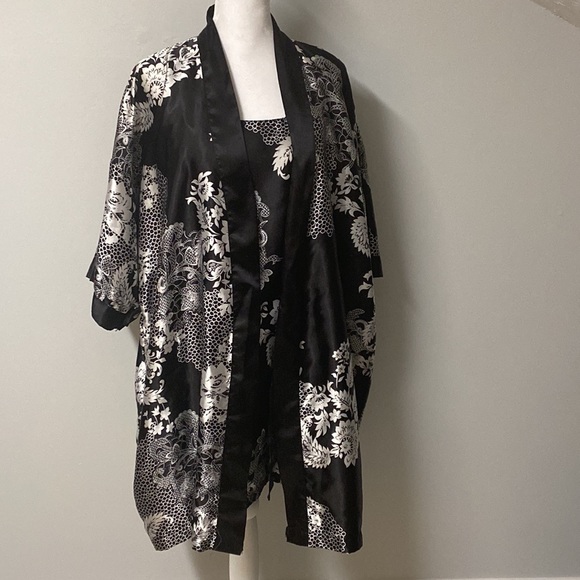 TWO PIECE - KIMONO & MATCHING NIGHT GOWN - Picture 1 of 3